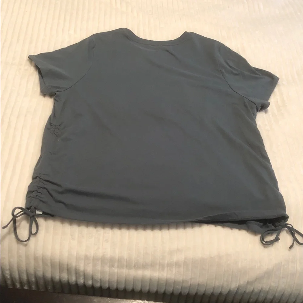 Star Wars Ahsoka Tano Concept Series Top Womens Size 1X - Picture 10 of 10